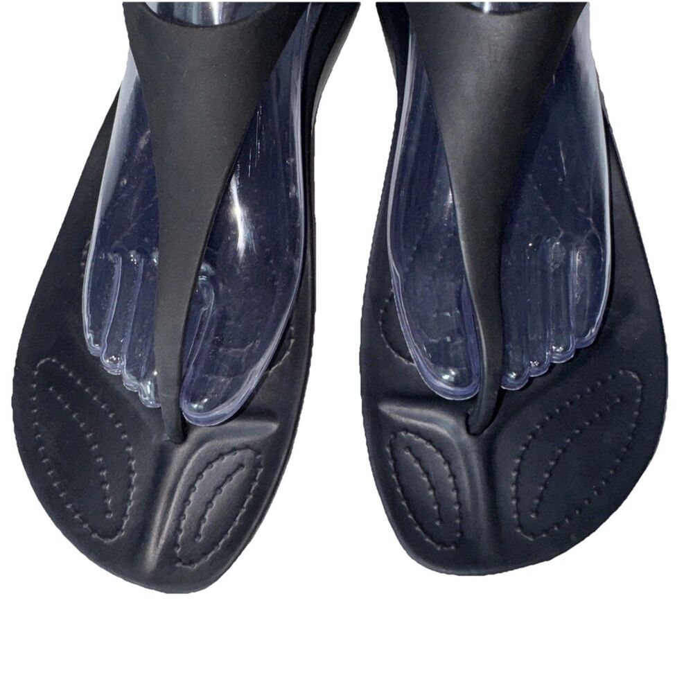 Crocs Sexi Serena Sandals Women’s Size 11 Black Thong Lightweight Comfort - Picture 2 of 9